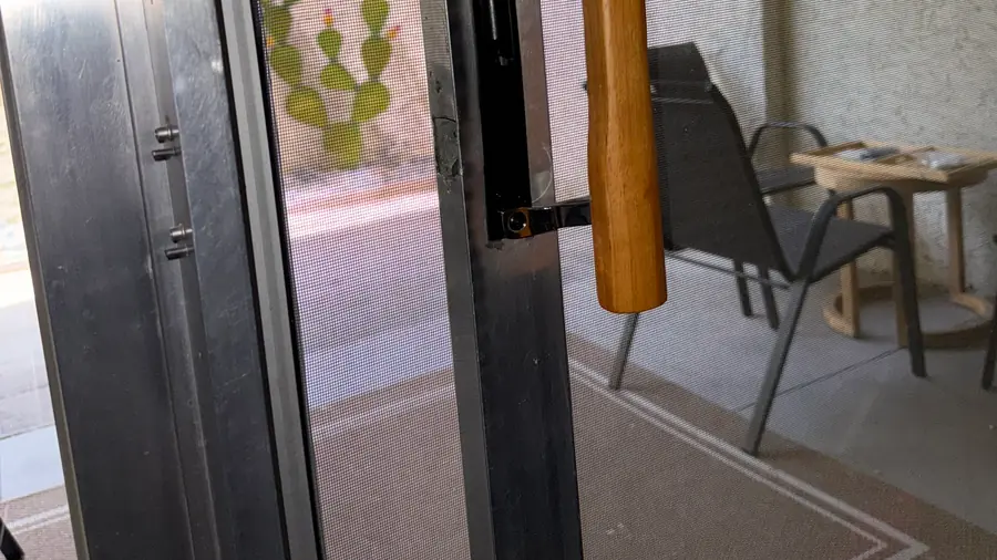 Sliding door handle and latch close-up